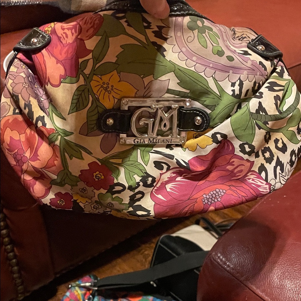 Beautiful Gia Milani Vibrant Floral Shoulder Bag
